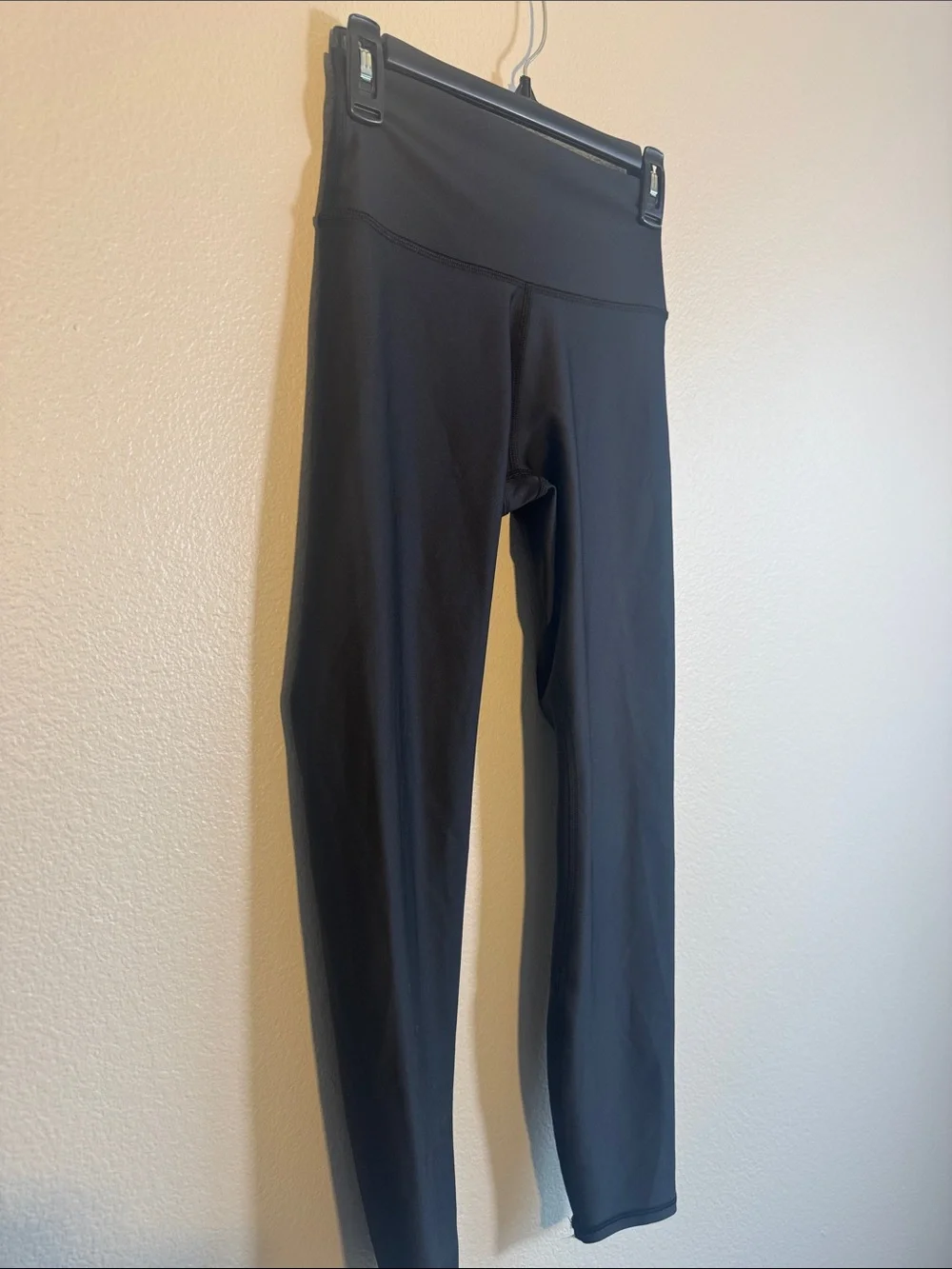 ALO 7/8 High-Waist Airlift Legging in Black